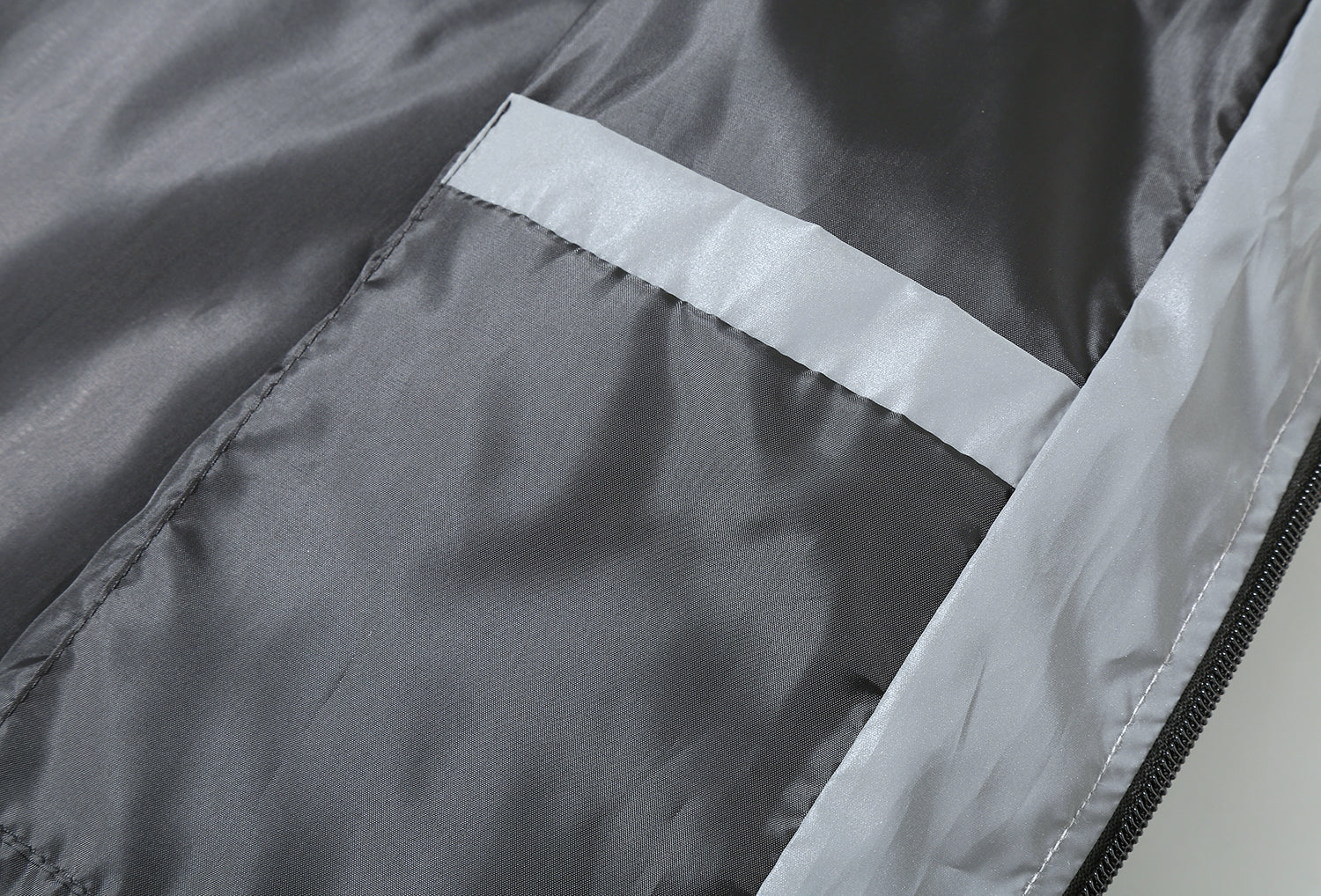 Chromashift Reflective Windbreaker – Daily Wear, Night Runs, Rides & Color-Shifting
