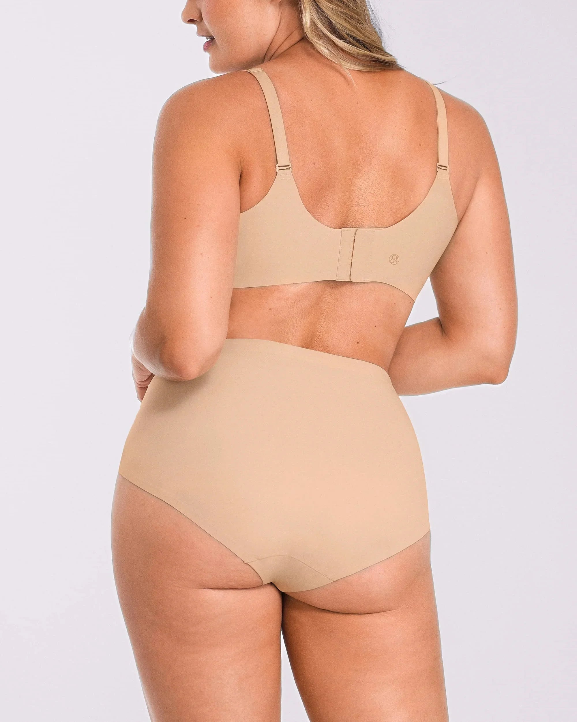 Curve Code™ Contour Comfy Smoothing Brief